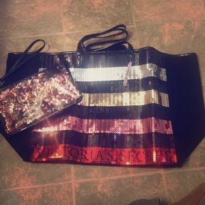 2 piece Victoria Secret bag set